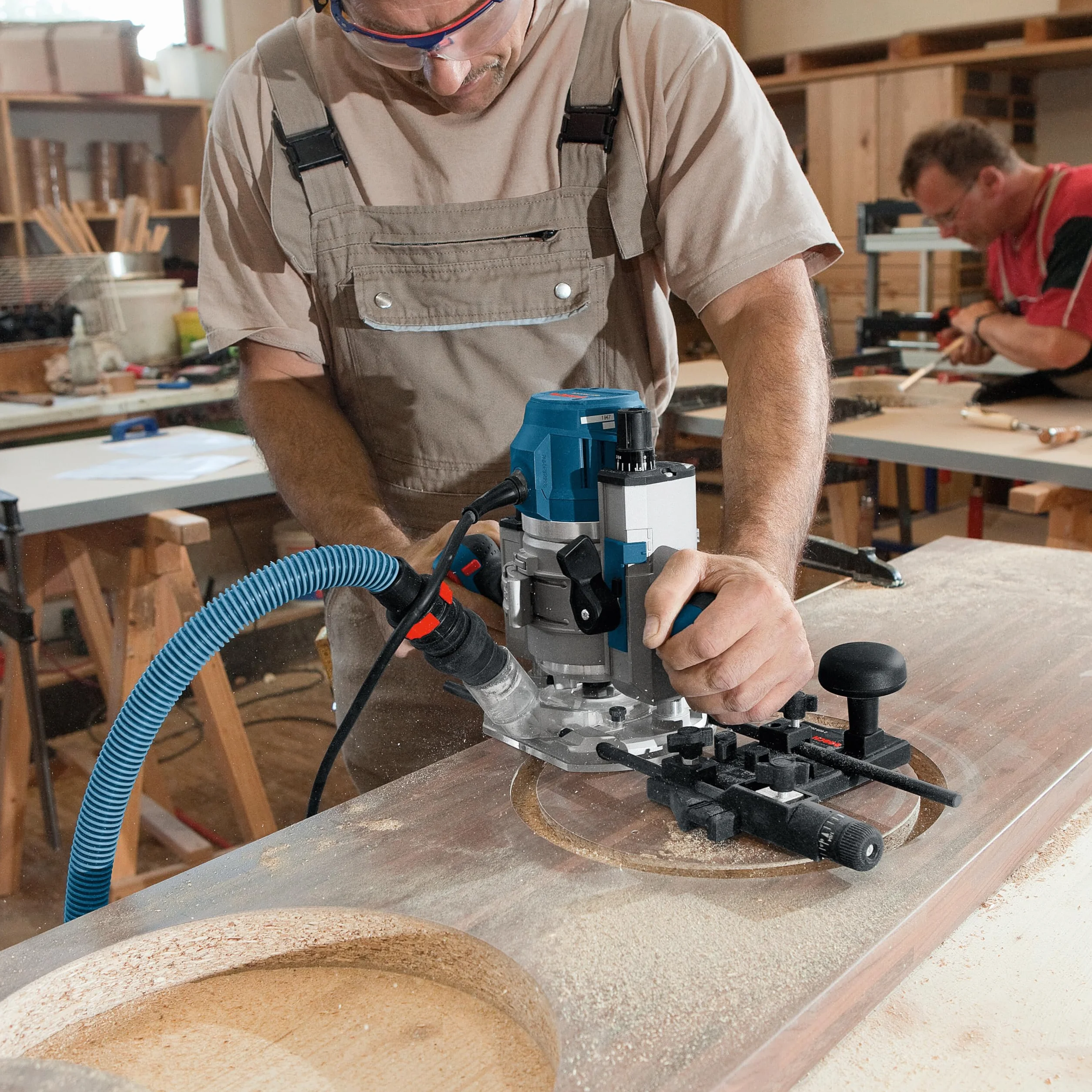 Bosch Juego de 30 fresas con cúter (para madera, mango de 8 mm de diámetro, fresadora profesional)