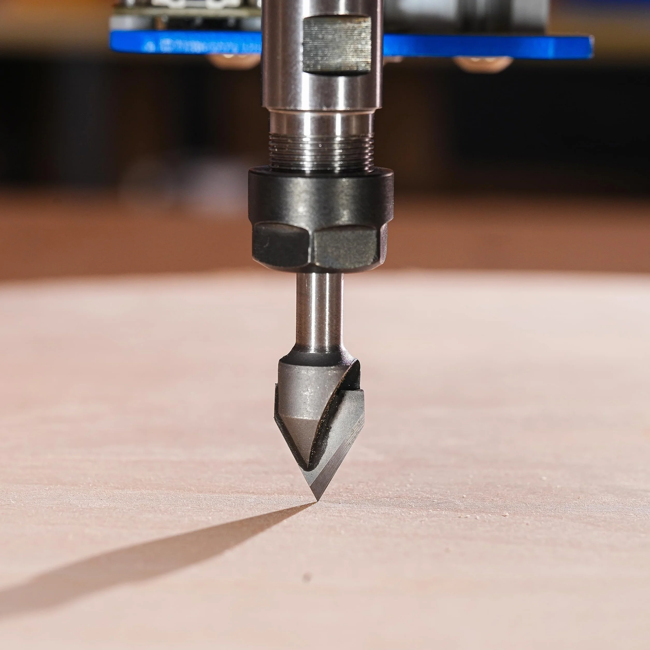 SpeTool Fresa Grabado Fresa para Madera 8mm Fresa 60 Grados Fresa Chaflan Fresas de V 2 Filos Carburo Sólido de Tungsteno con TiAlN Revestimiento para CNC Fresa de Ranura en V para Chaflanes Grabar