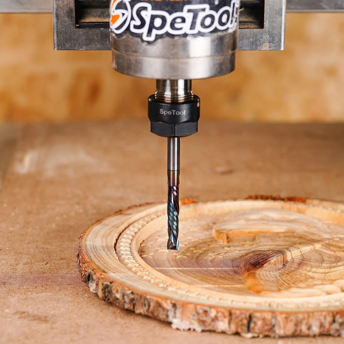 SpeTool Fresas para Madera 8 mm Fresa de Ranurar Compresión Fresa Helicoidal CNC Carburo Sólido Fresa Espiral con Revestimiento TAC HRC55 Extralarga Longitud de Corte 32mm Fresas de Corte de Madera